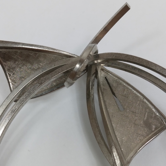 Vintage Bow Swirl Brushed Silver Tone Metal Brooch - Picture 5 of 7
